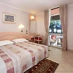 Отель Garden Park Plava Laguna Пореч