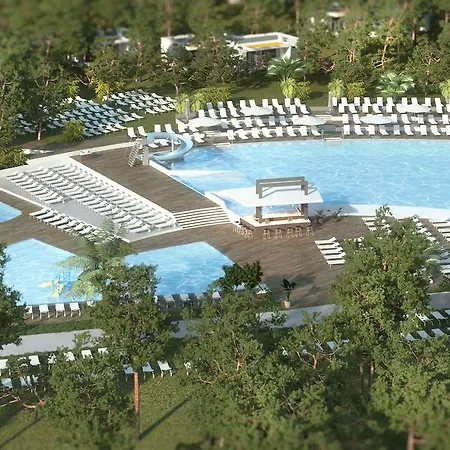 Garden Park Plava Laguna 酒店 4*