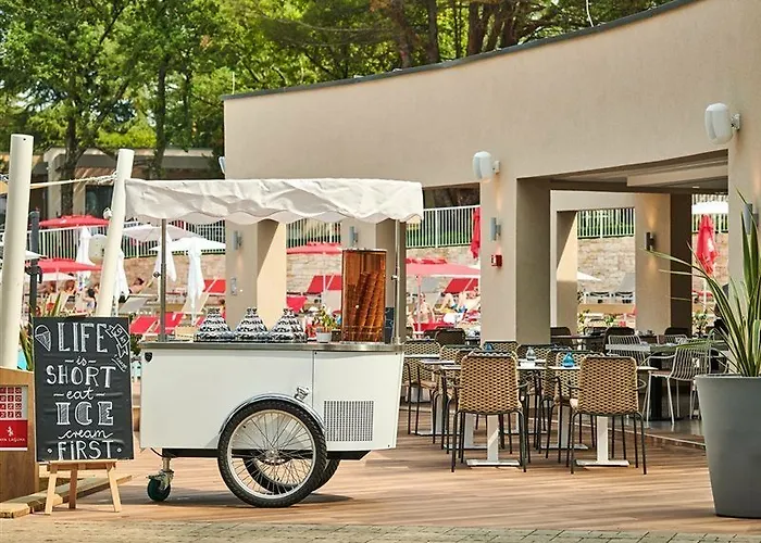 Garden Park Plava Laguna 4* بوريتش