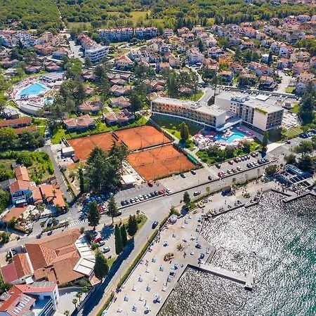 Garden Park Plava Laguna Hotel 4*