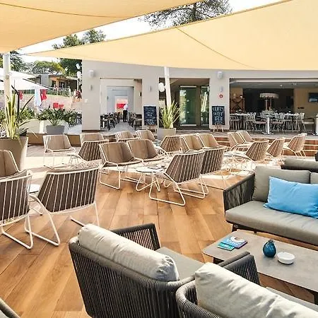 Garden Park Plava Laguna Hotel 4*