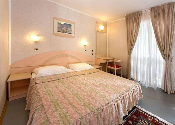 호텔 Garden Park Plava Laguna 4*